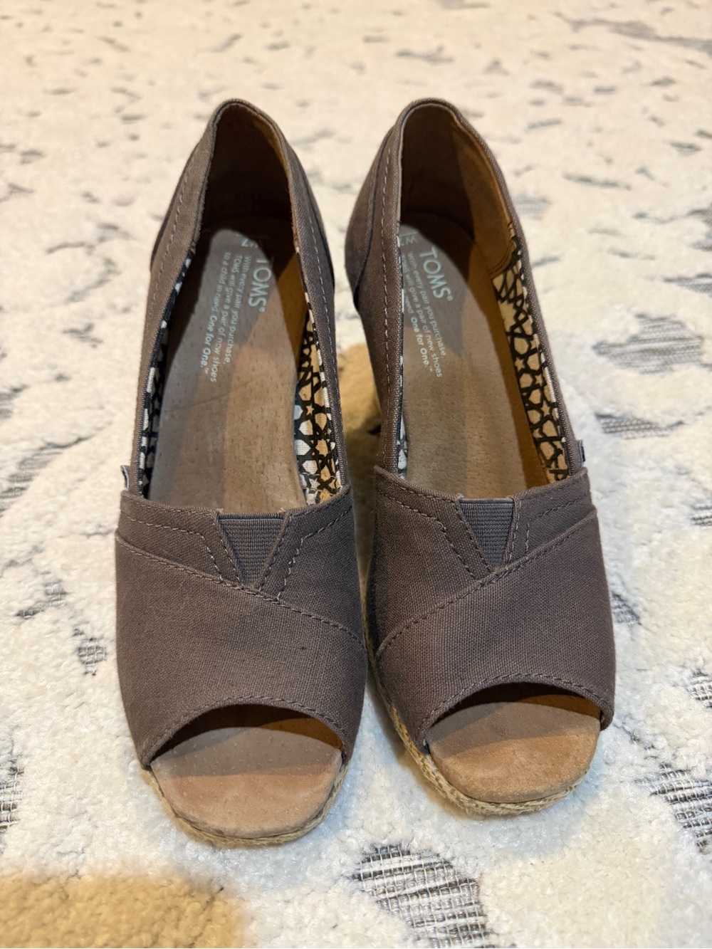 TOMS Women's Gray Canvas Peep-Toe Wedges size 7 VGUC